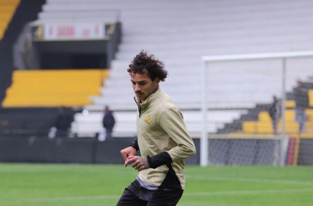 Yan Souto pode substituir Zé Gabriel na sequência de jogos do Criciúma pela Série B