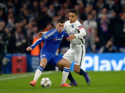 Hazard (esq) e Marquinhos (dir) em confronto entre Chelsea e PSG