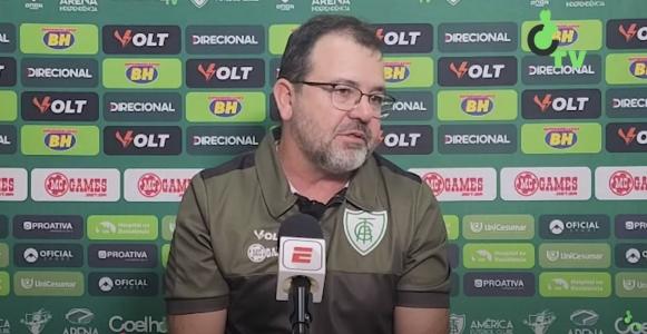 Enderson Moreira, treinador do América
