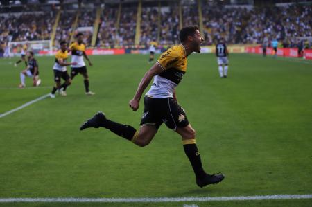 Marcinho fez o primeiro gol do Criciúma contra a Ferroviária