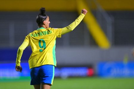 Amanda Gutierres abriu o placar para o Brasil contra a Venezuela