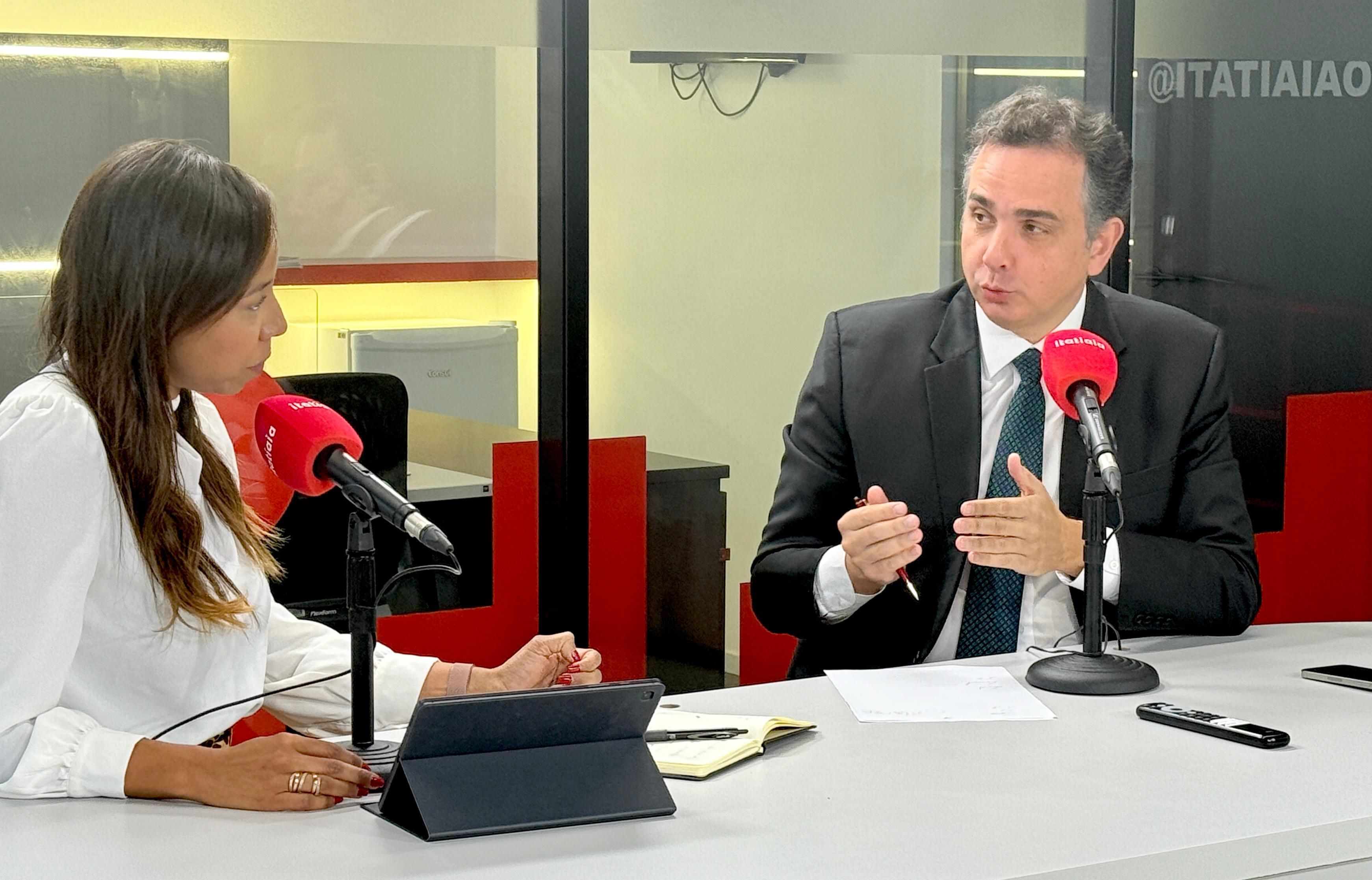 Pacheco diz que tem conversa institucional com vários partidos, mas não confirma planos de mudar de legenda