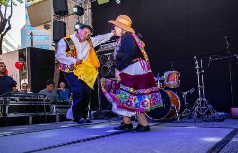 Festival celebra cultura andina por meio da música, dança e gastronomia