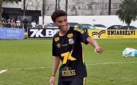 Filho de Robinho treina faltas com Neymar, e desempenho chama atenção; veja vídeo