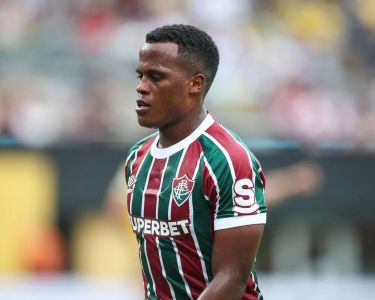Arias quer trocar o Fluminense pelo Wolverhampton, da Inglaterra