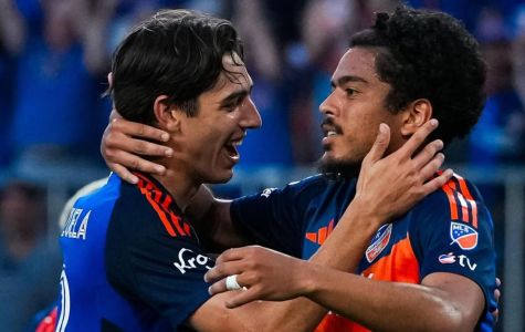 Evander (dir), meia-atacante do FC Cincinnati durante jogo com o Inter Miami