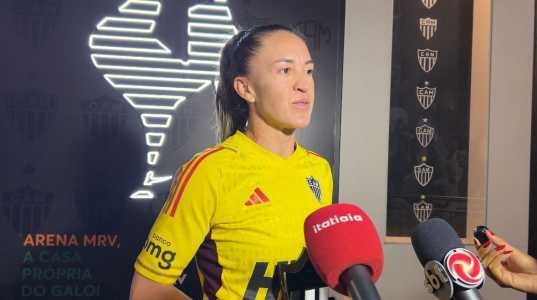 Goleira Maike Weber, das Vingadoras