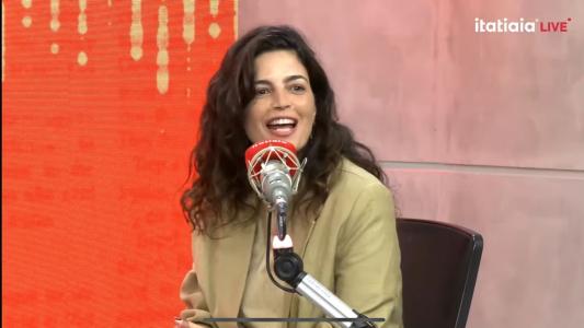 Atriz e cantora Emanuelle Araújo participou do programa Rádio Vivo nesta quinta-feira (17)