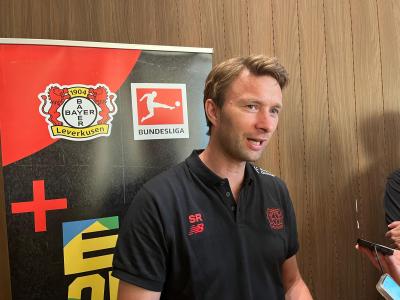 Simon Rolfes, ex-volante e atual diretor do Bayer Leverkusen, em pré-temporada no Rio de Janeiro