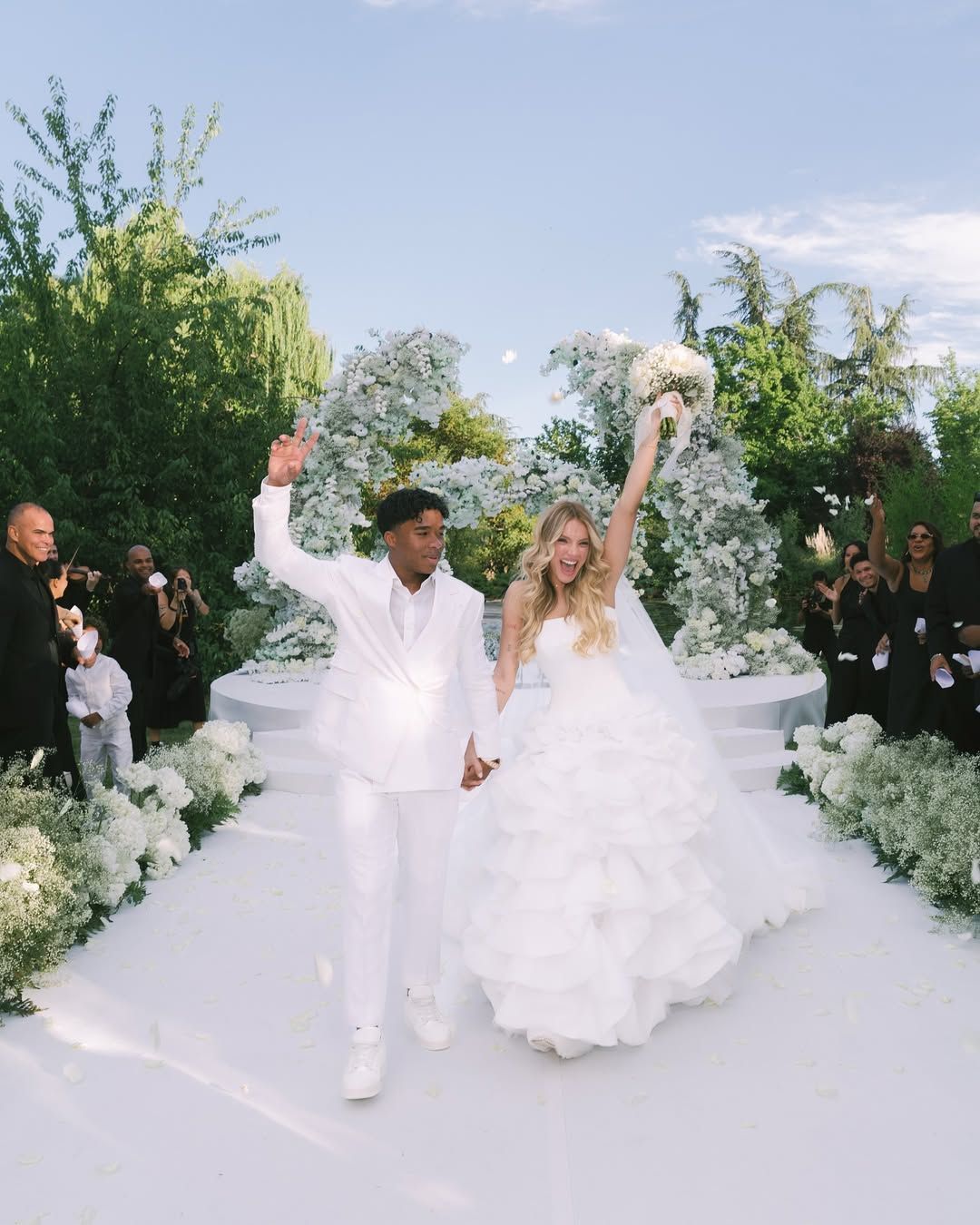 Endrick celebra casamento com Gabriely em cerimônia de luxo na Espanha; veja fotos
