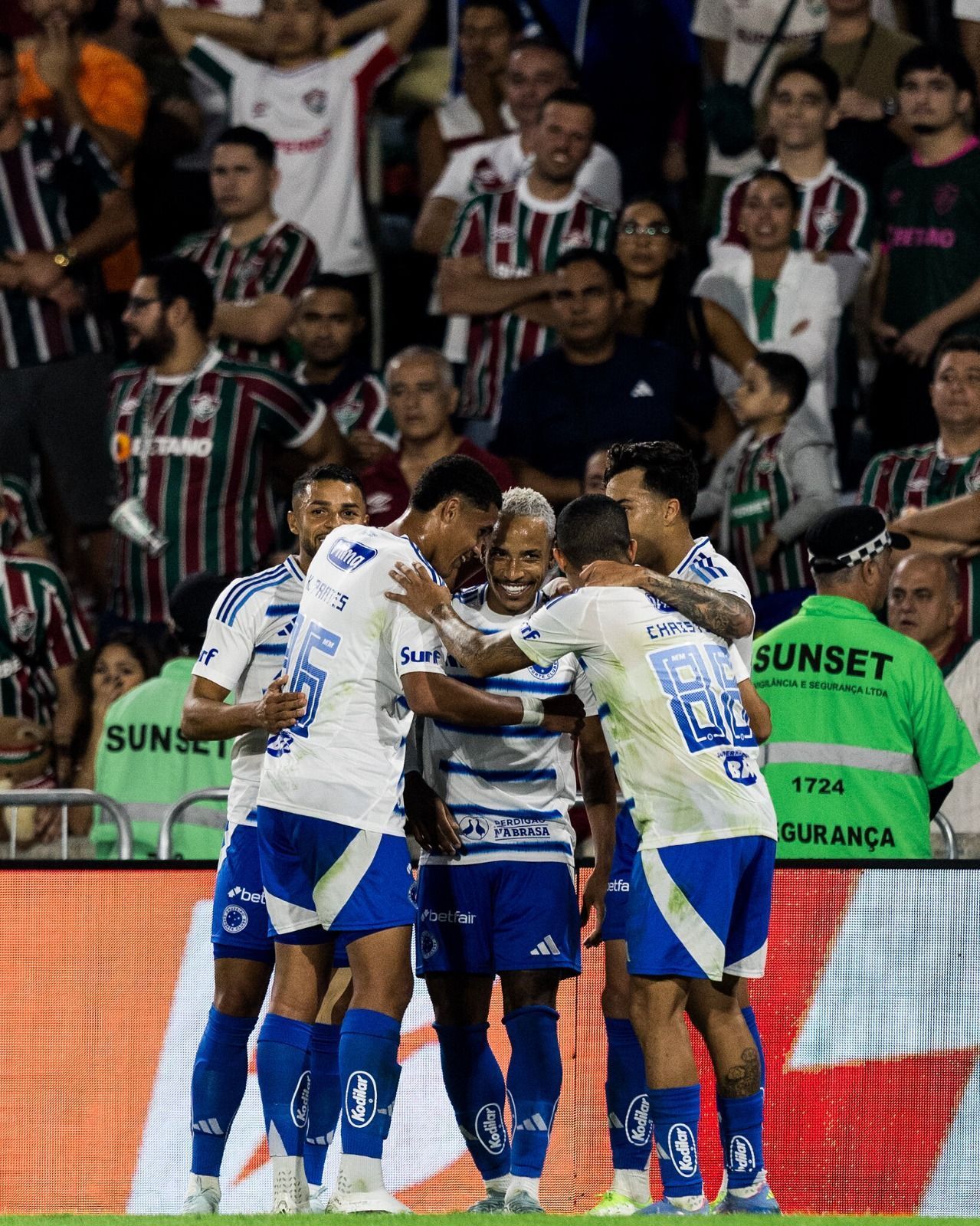 Comentaristas se rendem ao Cruzeiro líder do Brasileirão: 'Melhor futebol do Brasil'