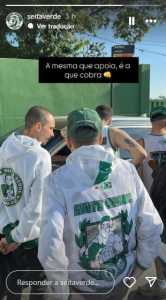 A torcida organizada 'Seita Verde' esteve no CT Lanna Drumond neste sábado (19)