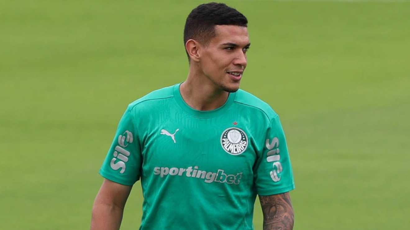 Zagueiro do Palmeiras viaja e fica próximo de transferência para clube mexicano