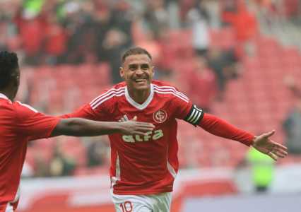 Alan Patrick marcou para o Inter contra o Ceará
