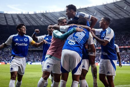 Eduardo comemora gol do Cruzeiro sobre o Juventude no Mineirão
