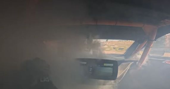 Piloto da Stock Car inala fumaça após falha mecânica do carro e desabafa