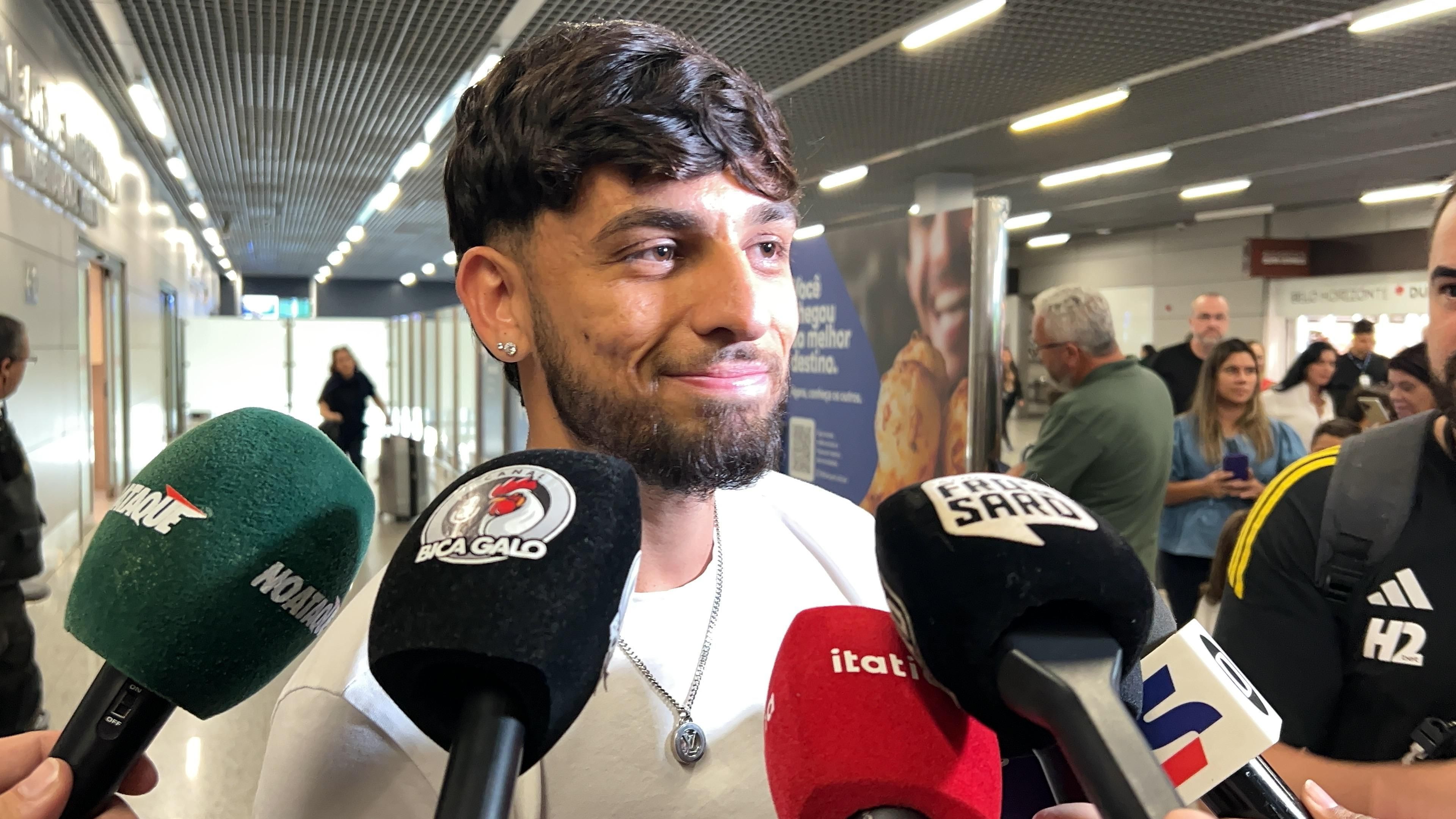 Reforço do Atlético, Biel desembarca em BH para assinar contrato com o clube