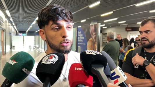 Biel chega a Belo Horizonte para assinar contrato com Atlético