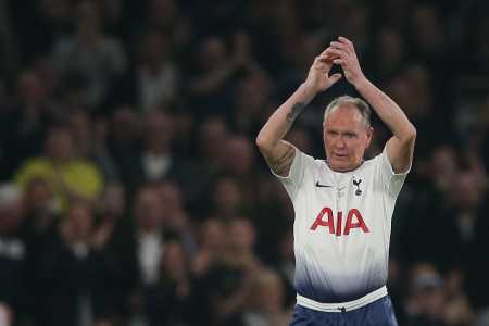 Paul Gascoigne em jogo festivo do Tottenham