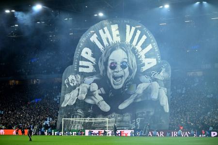 Ozzy Osbourne homenageado em partida do Aston Villa
