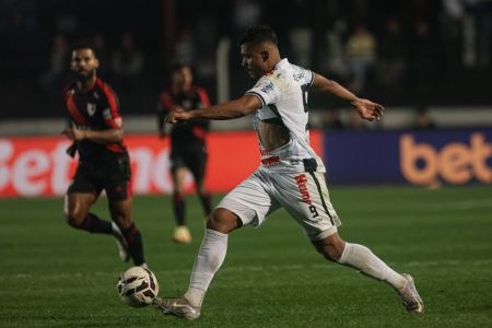 Operário e Atlético-GO se enfrentaram pela Série B