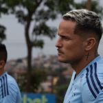 Ex-artilheiro do Cruzeiro rescinde com clube brasileiro e decide dar pausa na carreira