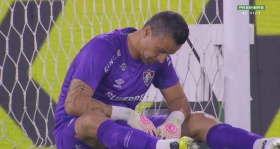 Fábio lamenta a falha no gol de empate do Palmeiras diante do Fluminense