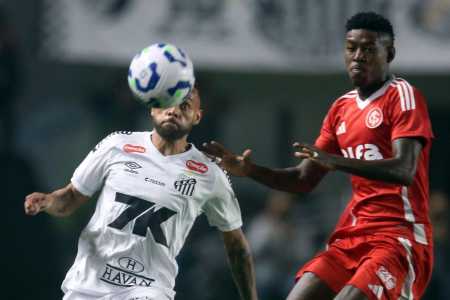 Guilherme deixou o jogo contra o Internacional ainda no primeiro tempo