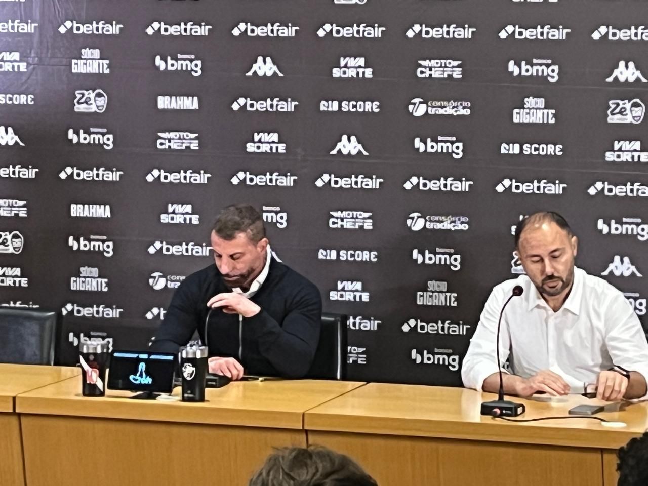 Pedrinho, do Vasco, abre o jogo sobre situação financeira e reforços no clube