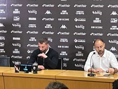 Pedrinho ao lado do CEO da SAF do Vasco, Carlos Amodeo