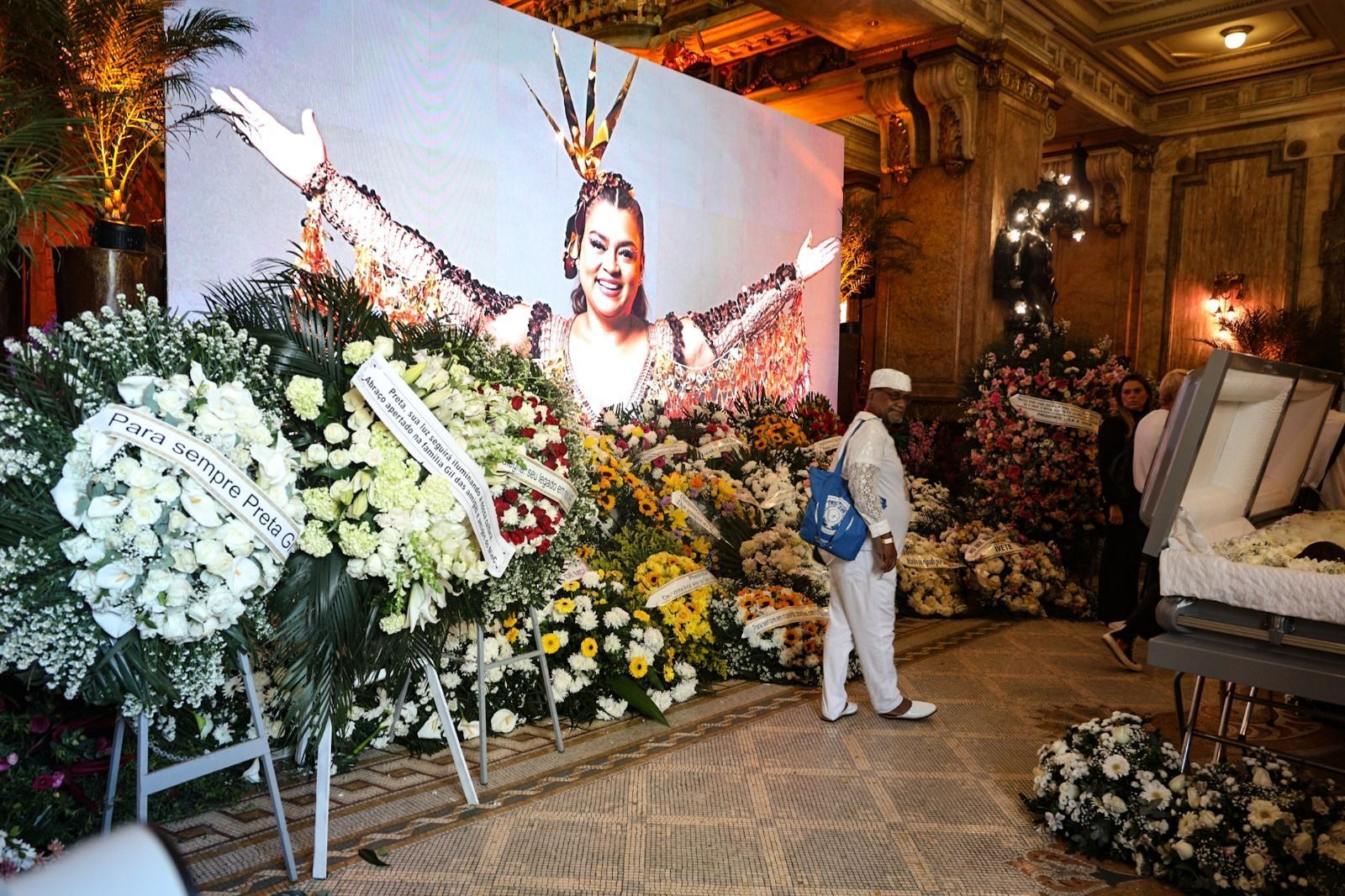 Preta Gil recebe homenagens finais com presença da família nos próximos dias