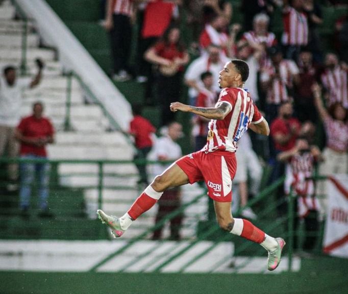 Fora de casa, Náutico bate Guarani e mantém boa fase na Série C