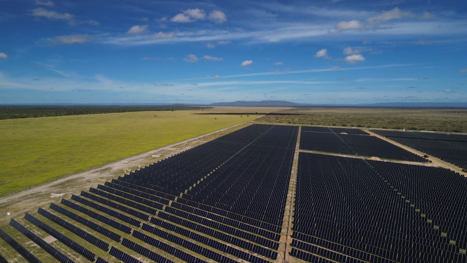 BNDES anuncia investimentos para construção de 11 usinas fotovoltaícas em MG