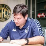 Clube da Série C age no mercado e contrata técnico de adversário direto