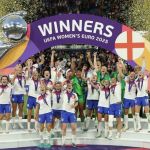Campeã da Eurocopa com a Inglaterra revela que jogou torneio com a perna quebrada