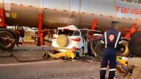 Acidente carreta-tanque