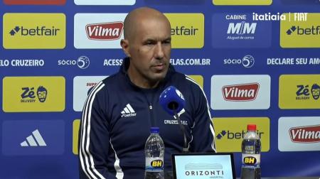 Leonardo Jardim, técnico do Cruzeiro, em entrevista coletiva