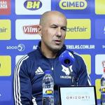 Jardim aponta carência no elenco do Cruzeiro e cita Everton Ribeiro e Arrascaeta
