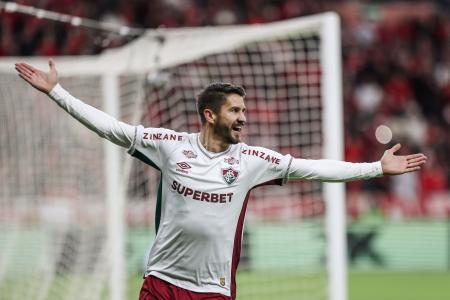 Everaldo voltou a balançar as redes pelo Fluminense