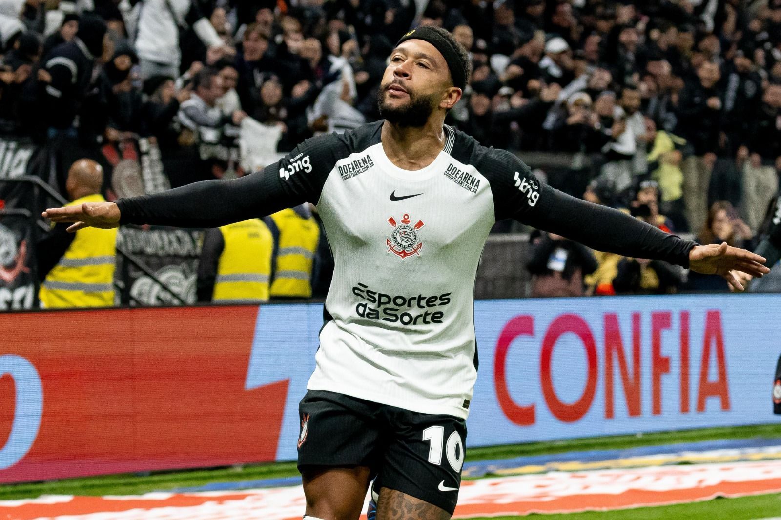 Memphis desabafa após Corinthians x Palmeiras: 'Muitas coisas foram ditas'