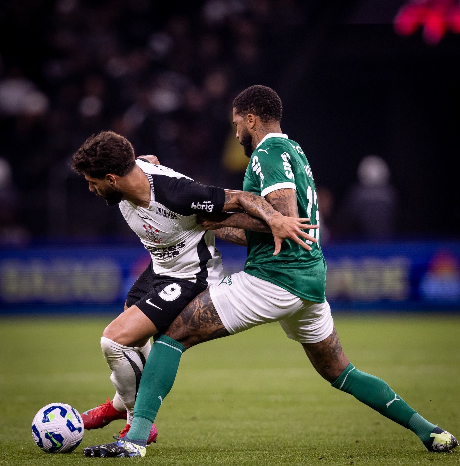 Corinthians x Palmeiras: súmula registra laser em Weverton e objetos atirados no campo