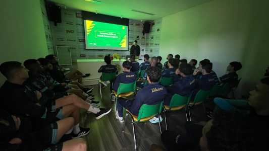 Elenco do Mirassol participou de uma palestra organizada pela 7K