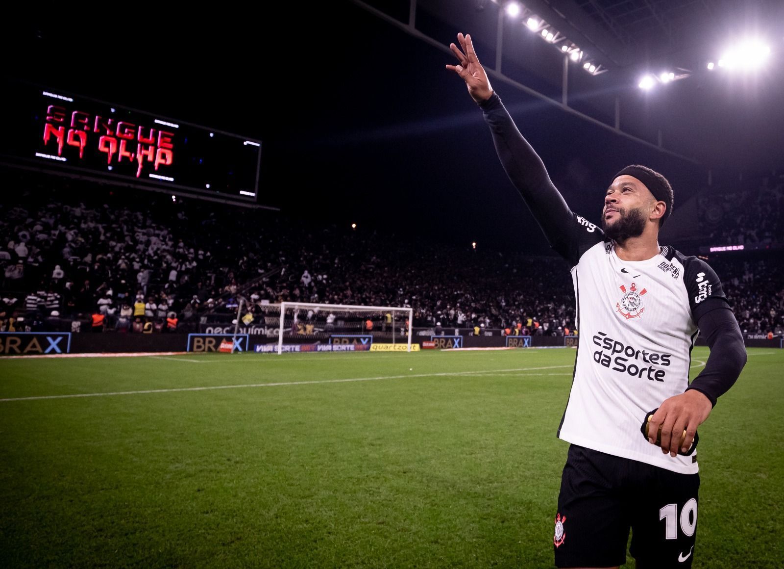 Corinthians: Memphis fecha primeira parte do contrato com R$ 11 milhões a receber