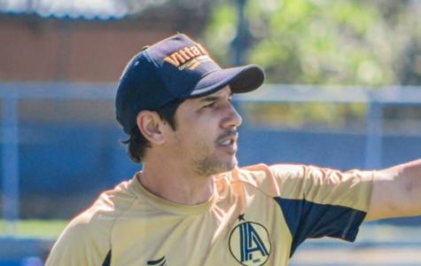 Lúcio Flávio durante treino da Aparecidense
