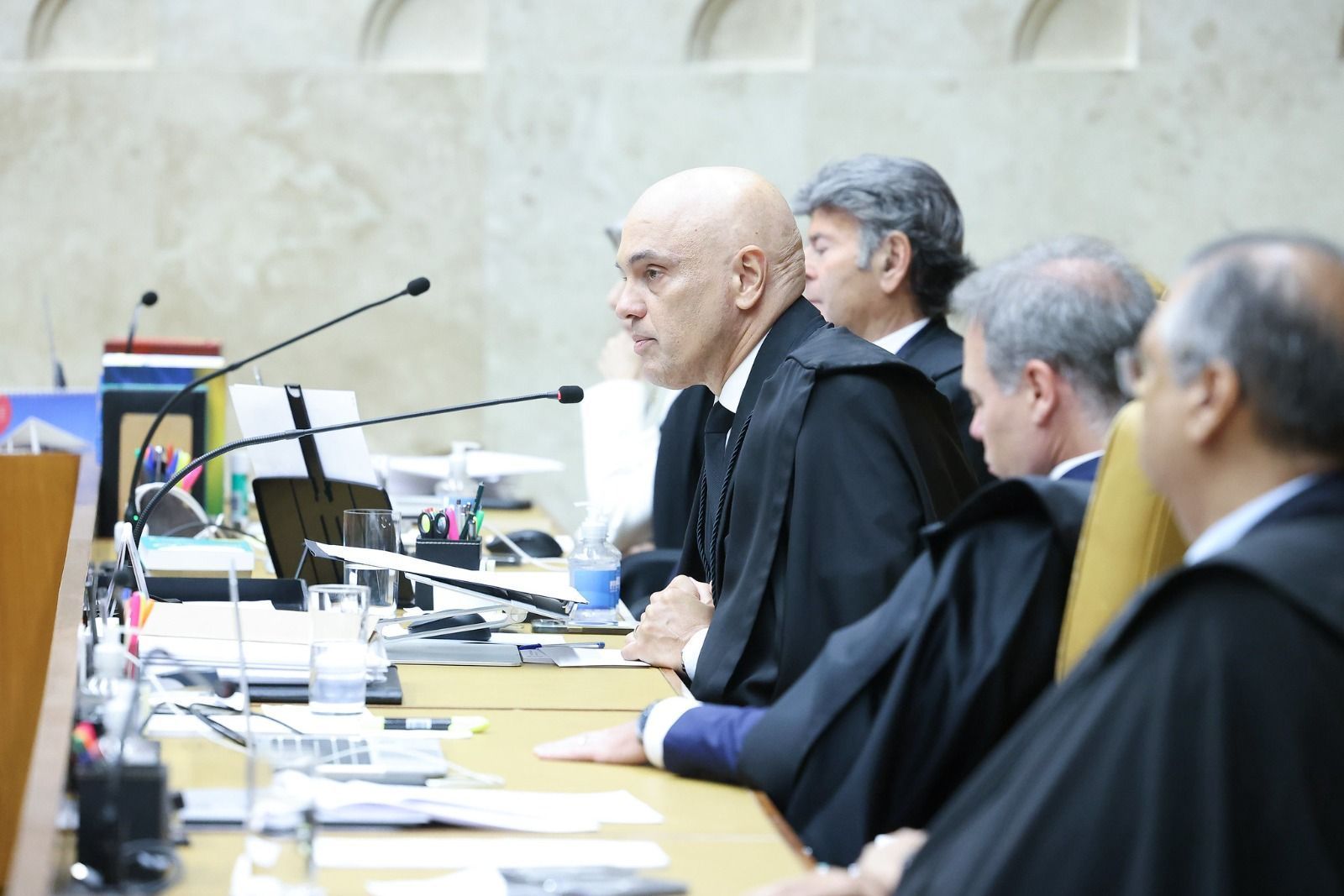 Sanções da Magnistky no Brasil devem seguir rito aplicado à Venezuela e podem atingir AGU, dizem aliados de Bolsonaro
