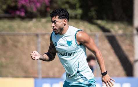 William durante treinamento do Cruzeiro na Toca da Raposa II, nesta sexta-feira (1)