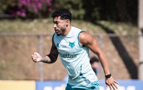 William durante treinamento do Cruzeiro na Toca da Raposa II, nesta sexta-feira (1)