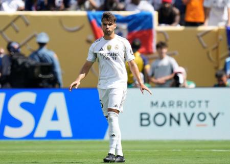 Raúl Asencio, do Real Madrid-ESP, durante disputa do Mundial de Clubes em 2025