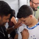 Ídolo do Atlético, Hulk assina camisa de torcedor do Cruzeiro no interior de Minas