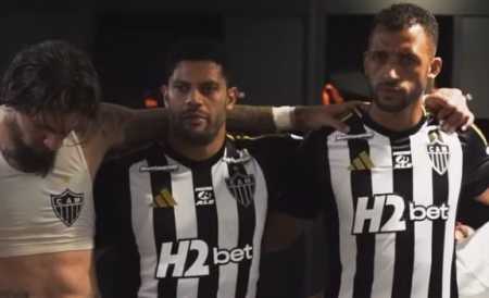 Hulk dando discurso no vestiário após vitória do Atlético sobre o Flamengo